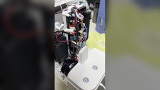 BriskSpring Ice Maker – ویژگی های دقیق و کیفیت ویترین